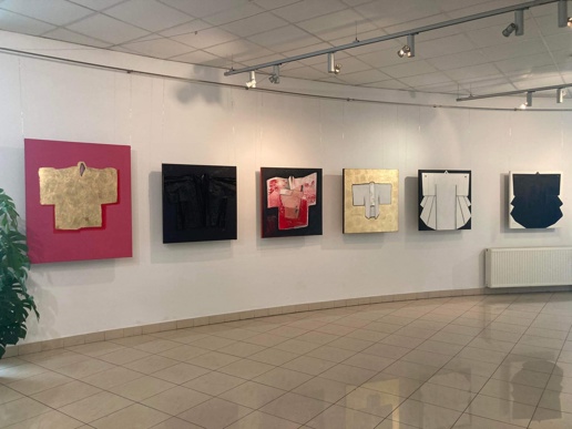 Fotografia z wystawy w Galerii APS